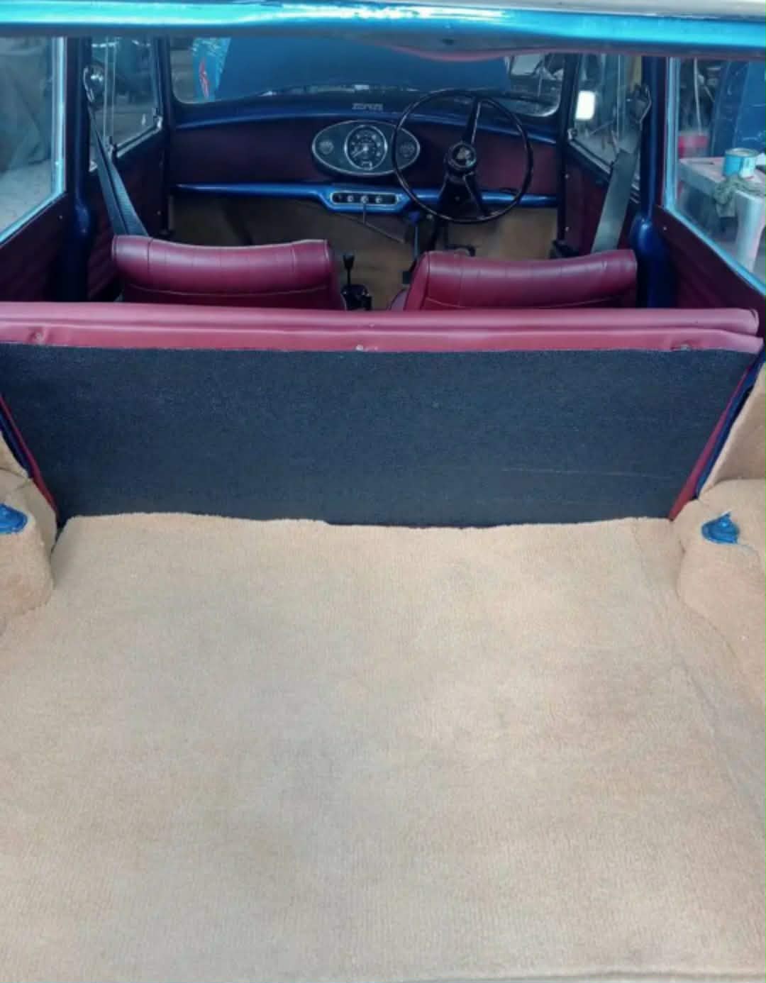 Mini traveller - Interior Behind